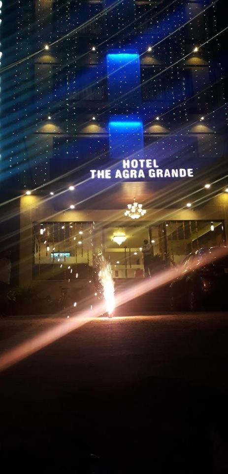 Hotel Agra Grande By Goyal Hoteliers Екстер'єр фото