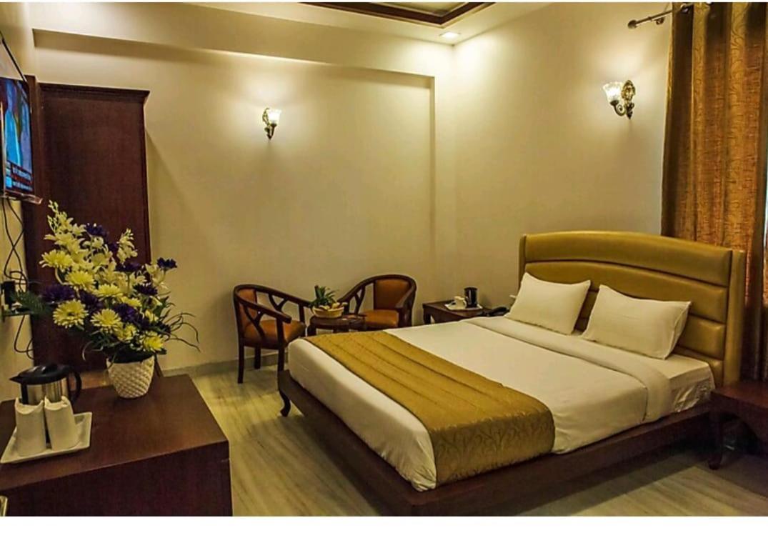 Hotel Agra Grande By Goyal Hoteliers Екстер'єр фото