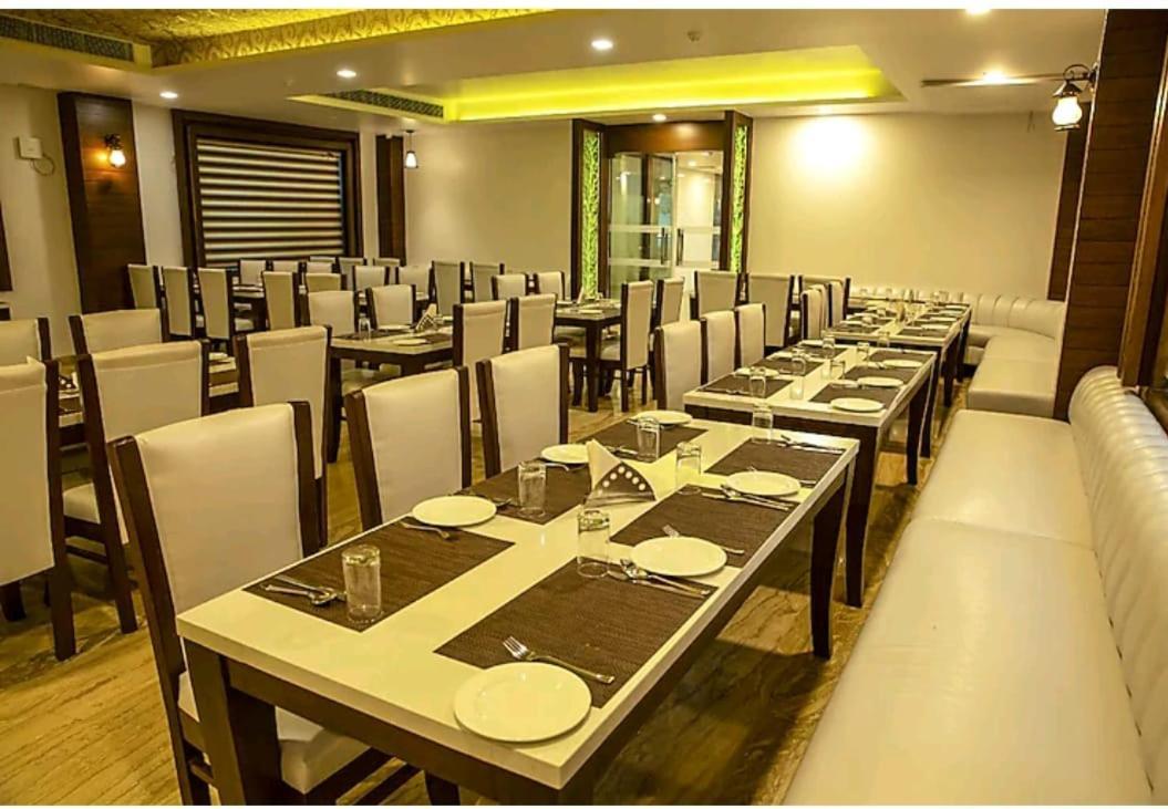 Hotel Agra Grande By Goyal Hoteliers Екстер'єр фото